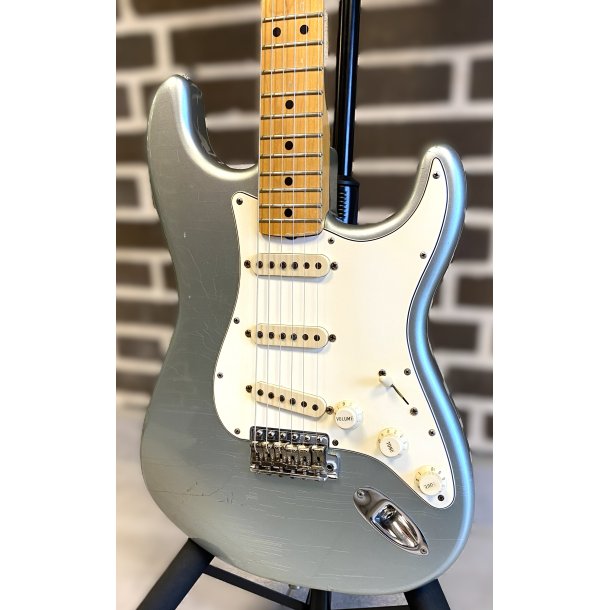(USED) Fender Custom Shop '66 Closet Classic Reissue Firemist Silver Metal Stratocaster Ltd 2005 